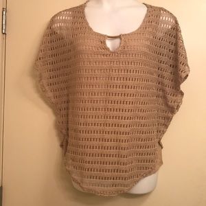 Tan crochet v neck top size 1X.